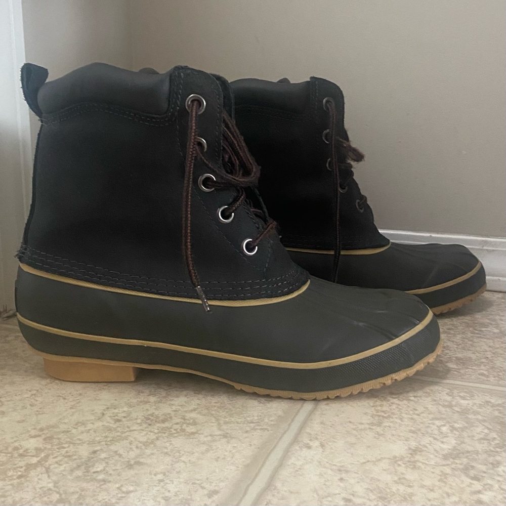 Weastern Chief brown and beige men steel shank winter rain boots. Size 8. Used.